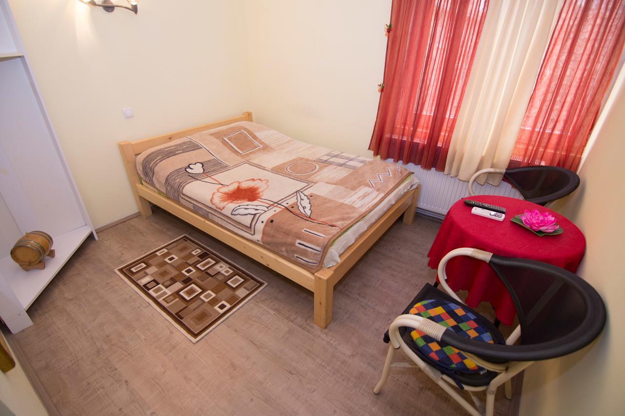 Smek Motel *
