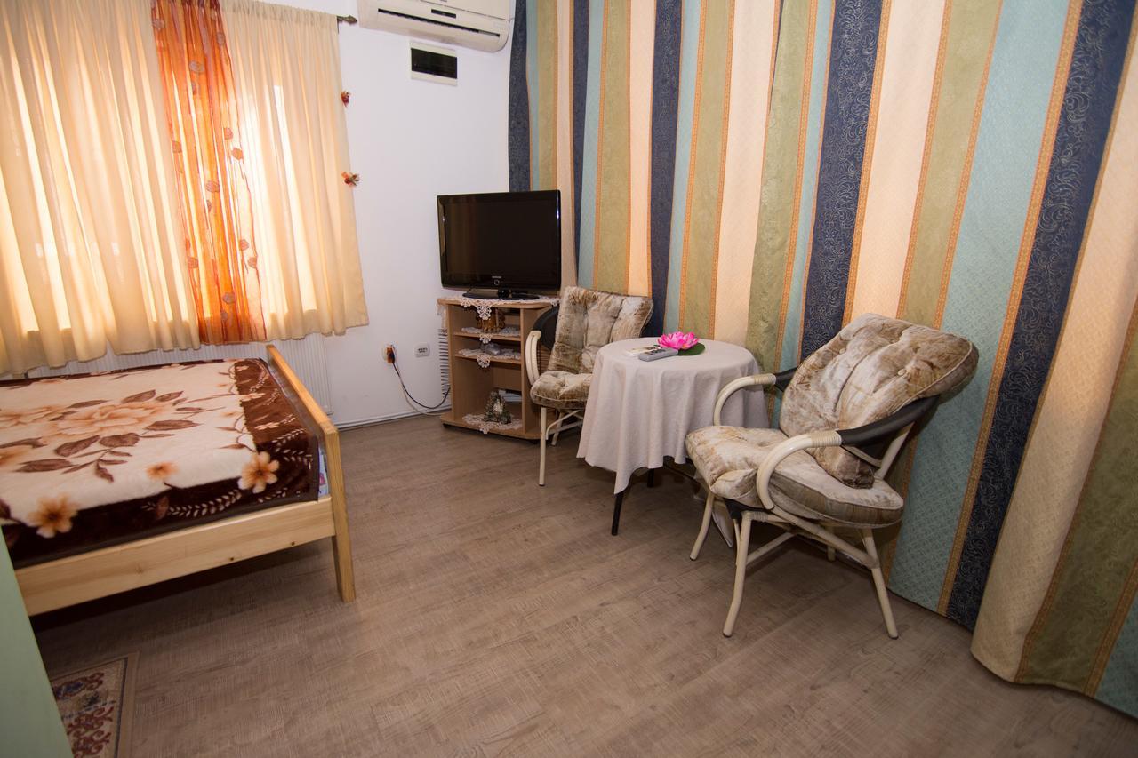 Smek Motel *